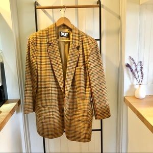 Excellent vintage plaid blazer!